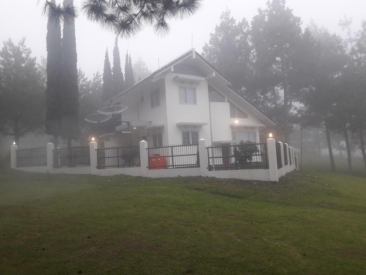 Villa 5Cemara Lembang Eksteriør bilde
